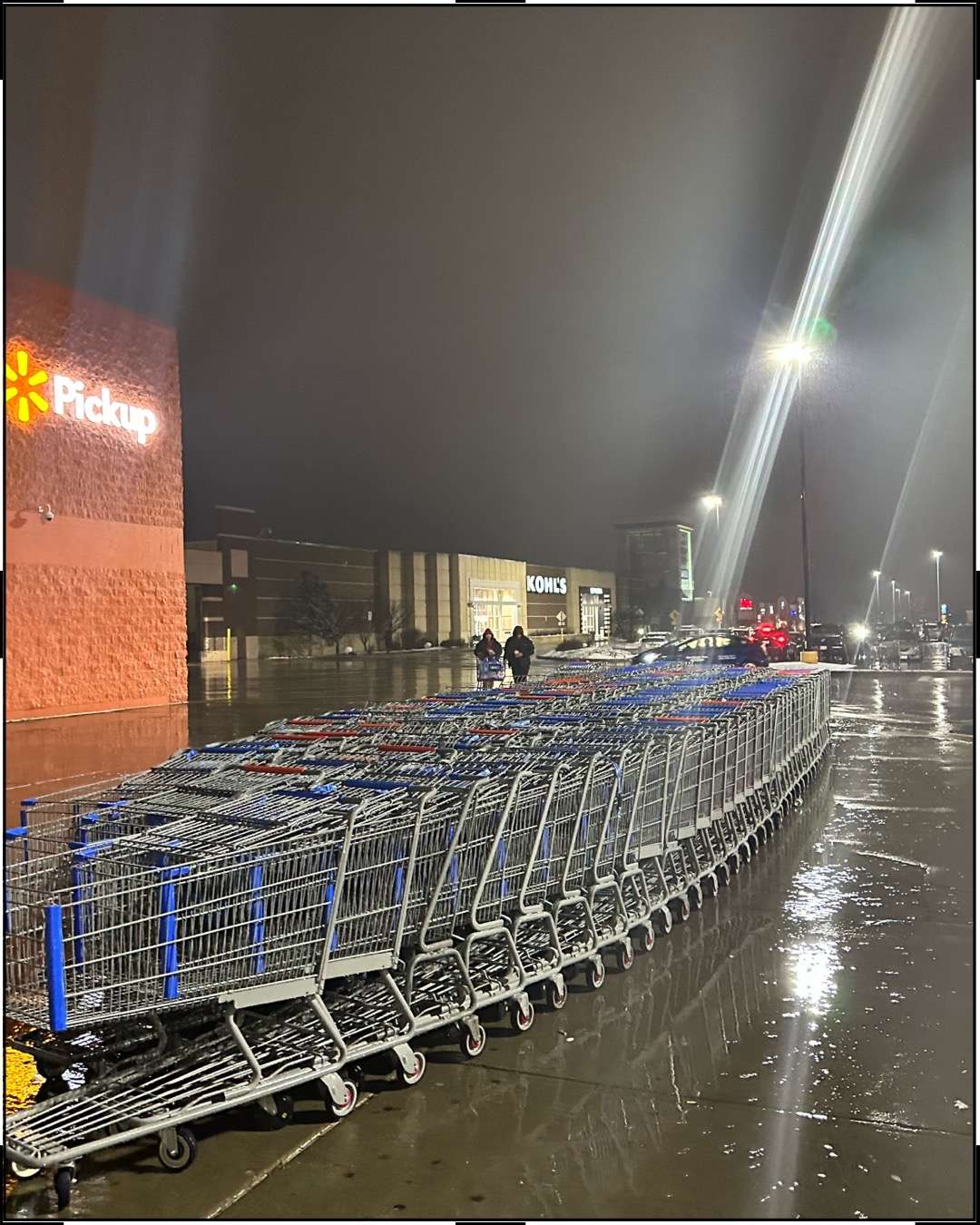 wal-mart clouse to me